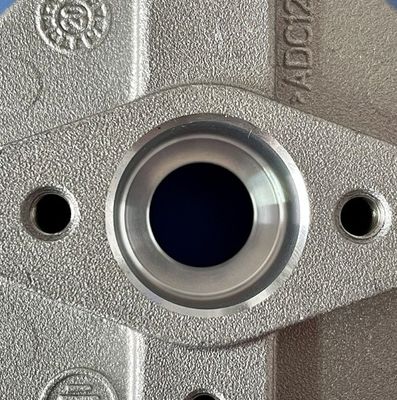 顧客の図面のためのカスタマイズされたアルミの囲み ポンプバルブ部品が必要